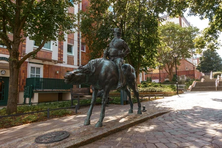 Urban Statue Scene