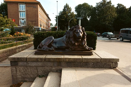 Lion Statue in Urban Setting