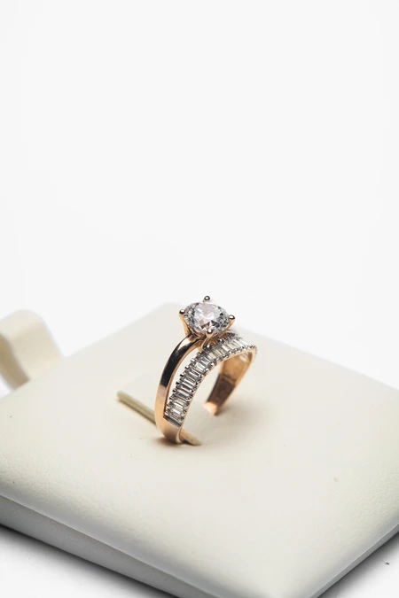 Elegant Diamond Ring