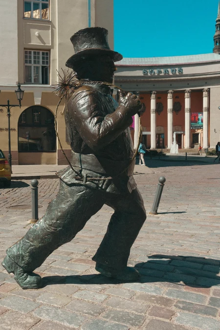 Bronze Statue in Urban Setting