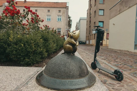 Charming Street Sculpture