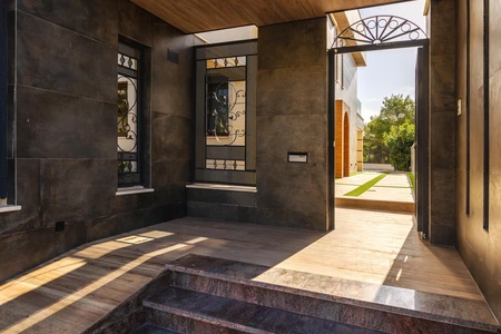 Elegant Modern Entryway