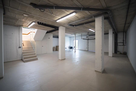 Spacious Industrial Interior