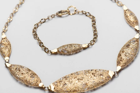 Elegant Gold Jewelry Set