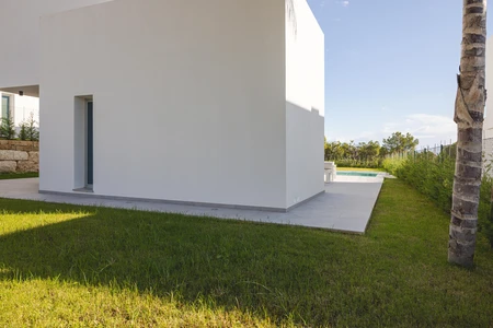 Modern Minimalist House Exterior