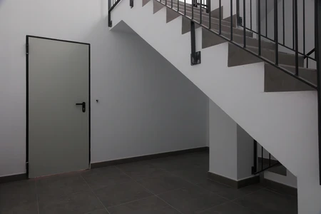 Minimalist Stairwell Design