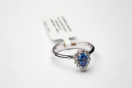 Elegant Sapphire Ring