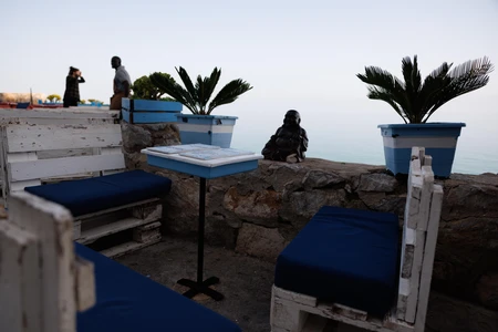 Coastal Cafe Retreat