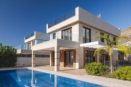 Modern Luxury Villa with Pool