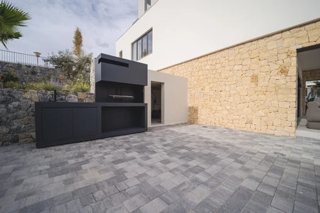 Modern Outdoor Patio