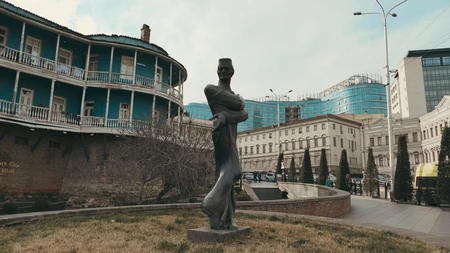 City Sculpture and Historical Buildings