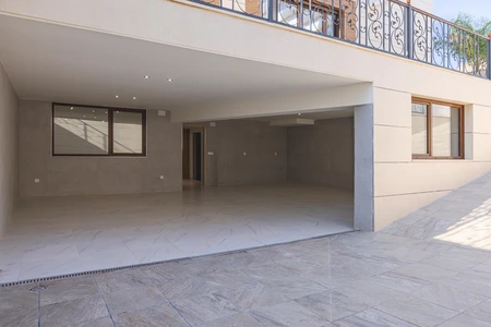 Modern Open Garage