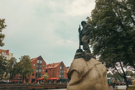 Statue in Urban Setting