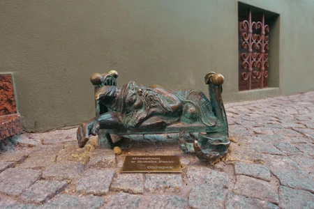 Street Sculpture on Cobblestone