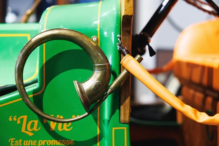 Retro Vehicle Horn