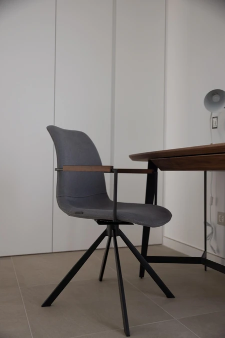 Contemporary Office Chair