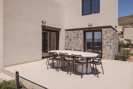 Modern Outdoor Patio Setup
