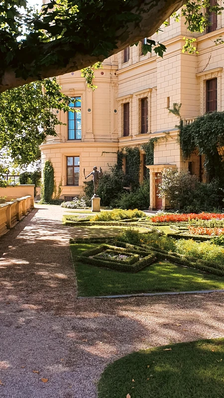 Charming Garden Exterior