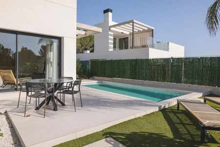 Modern Poolside Patio