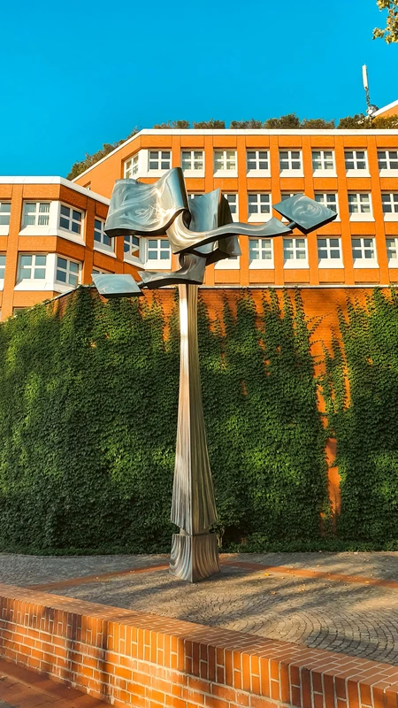 Modern Sculpture and Architecture
