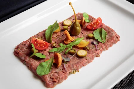 Gourmet Tartare Presentation