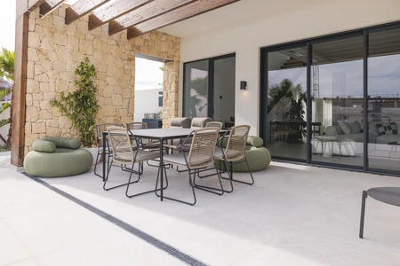 Modern Outdoor Patio