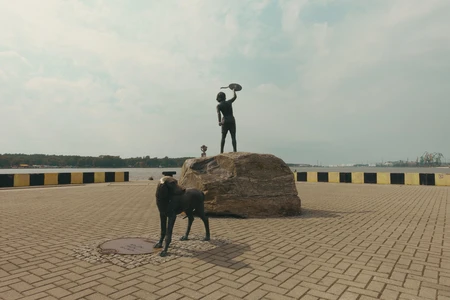 Statue on Promenade