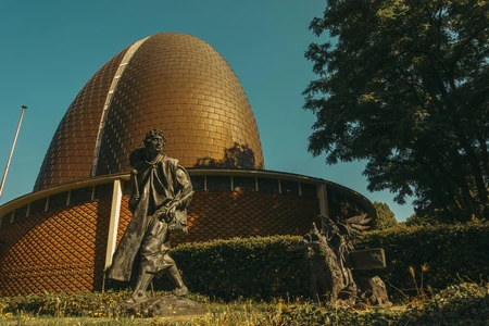 Sculpture and Dome Architecture