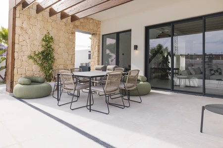 Modern Outdoor Patio