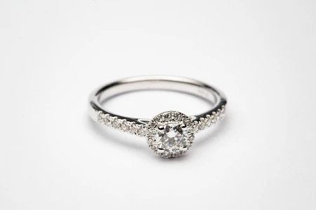 Elegant Diamond Ring