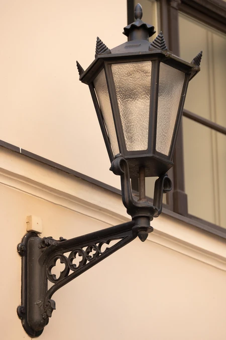 Elegant Vintage Street Lamp