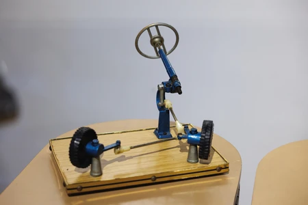 Mechanical Model Display