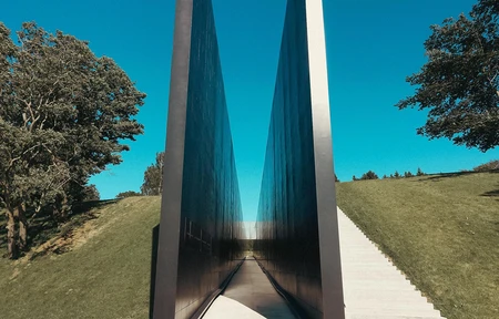 Monumental Pathway