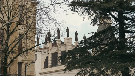 Urban Statues and Architecture