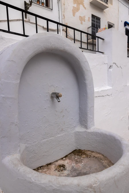 Traditional Wall Fountain