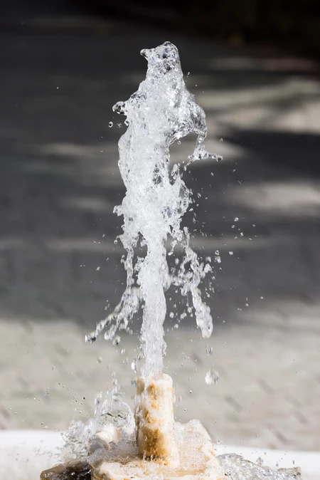 Dynamic Water Fountain