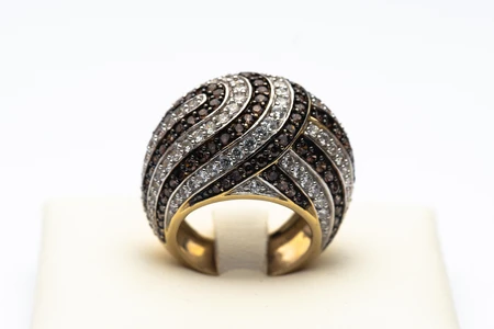 Elegant Diamond Ring