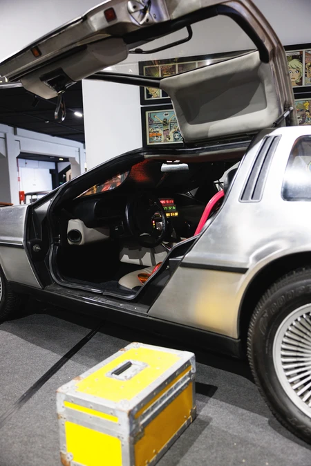Futuristic Car Showcase