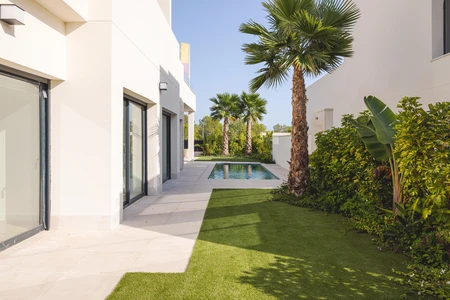 Modern Backyard Oasis
