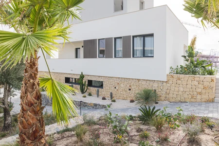 Modern Tropical Residence