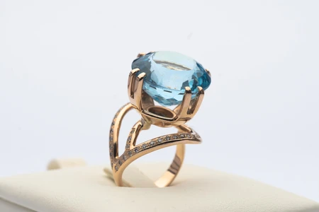 Elegant Blue Gemstone Ring