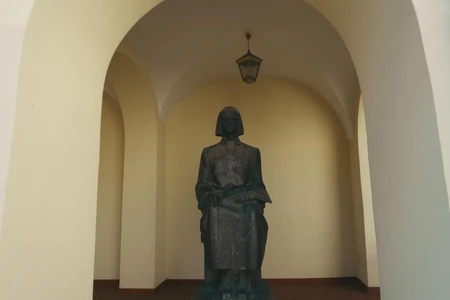 Sculpture in Archway
