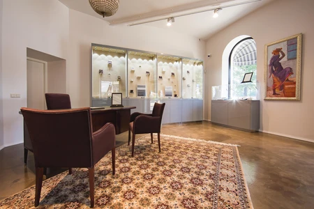 Elegant Interior Display