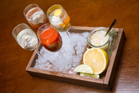 Elegant Cocktail and Oysters Presentation