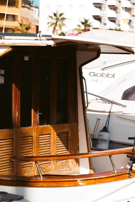 Cozy Yacht at the Marina