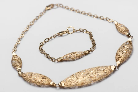 Elegant Gold Jewelry Set
