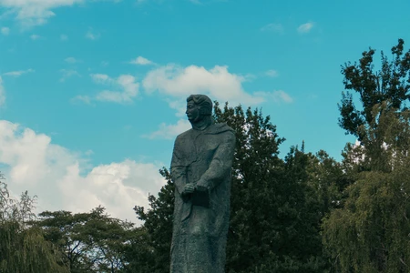 Outdoor Statue under Blue Sky