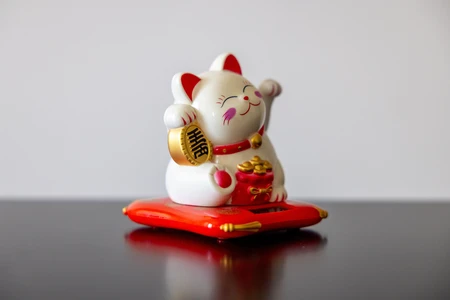 Maneki Neko Figurine