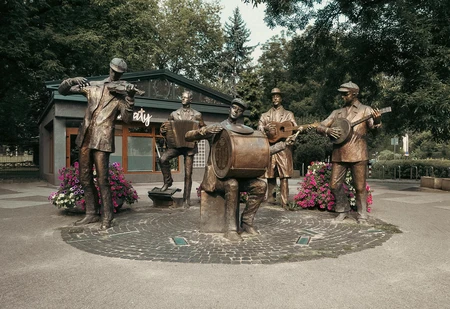 Bronze Musicians Sculpture