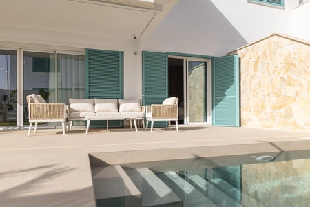 Modern Patio Retreat